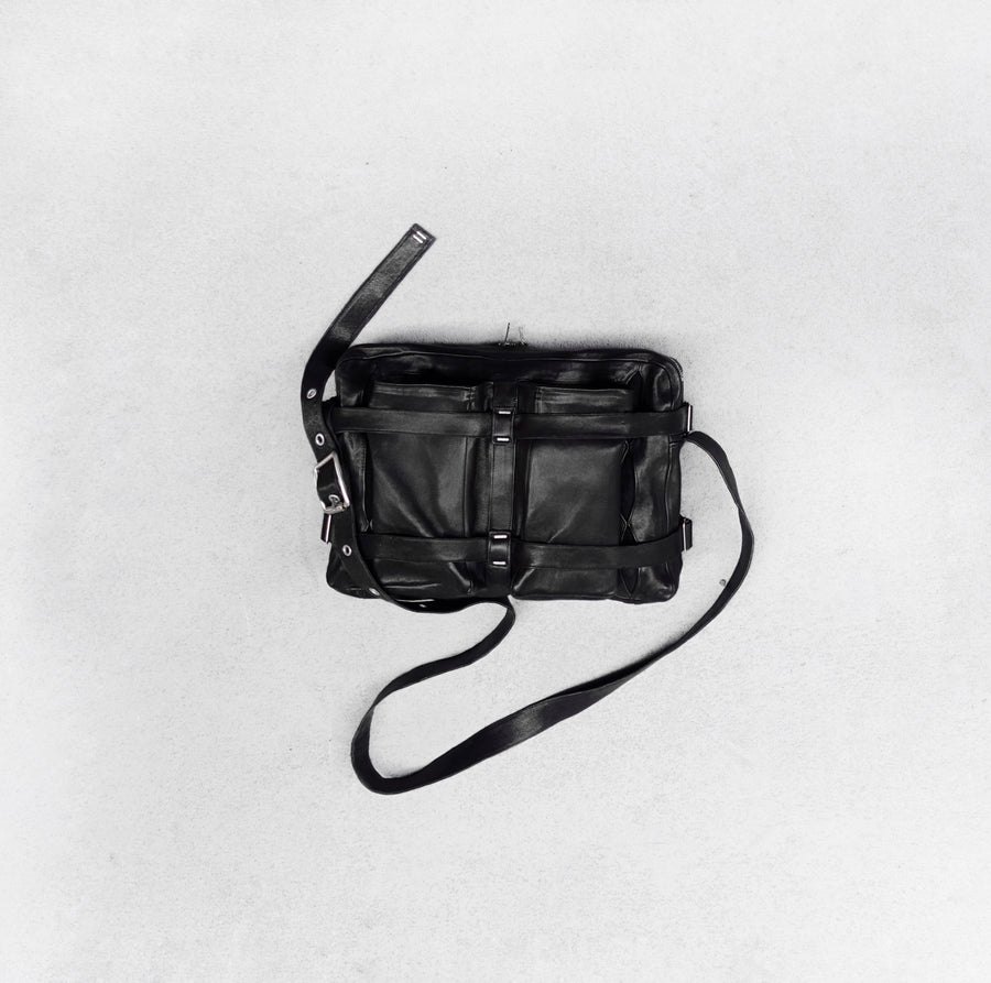 EXUMA MESSENGER BAG